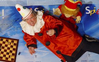 Der Clown verbindet Komödie und Tragödie