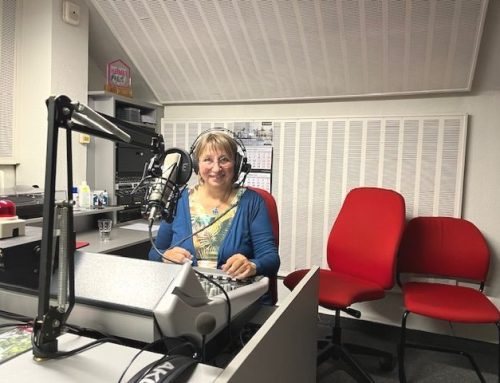 9. November *19.04. Uhr* Im Glashaus mit Charlotte Kroll Gast: Sieglinde Kuhlmann Thema: Klangkörper Chor Wdhlg. vom 8. Okt. 25